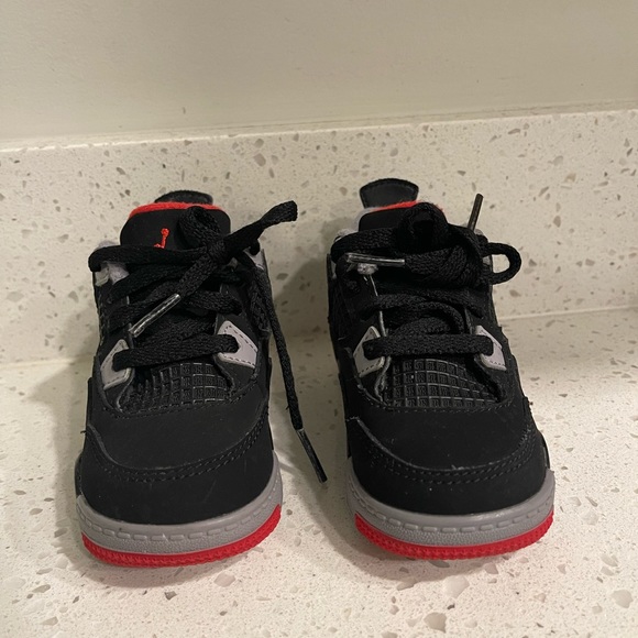 Jordan 4 - Picture 2 of 4